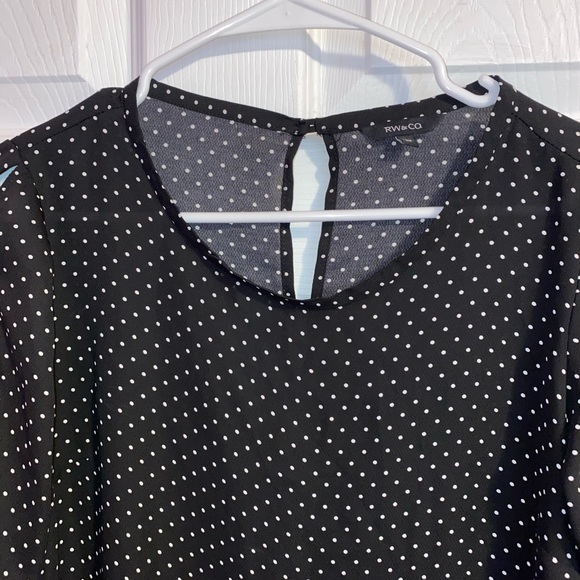 RW&CO blouse - Picture 4 of 4